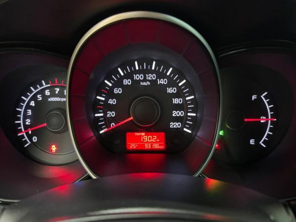 Kia Rio III Рестайлинг с пробегом 2016 года, цена 949 000 рублей, 93196 км, седан, Автокод Объявления