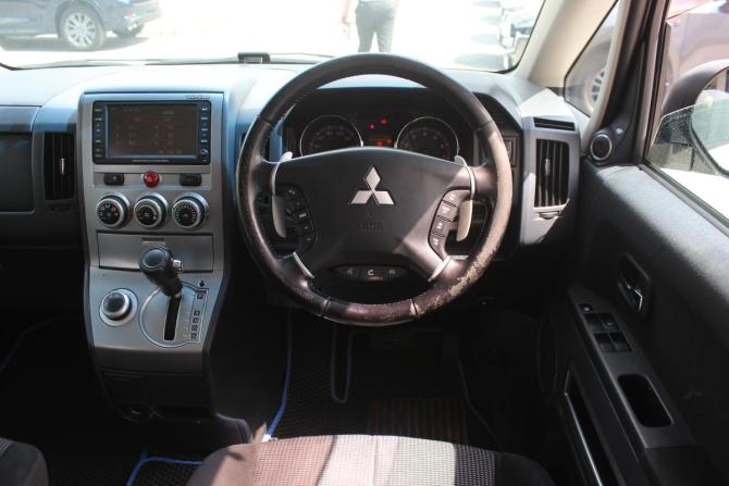 Mitsubishi Delica D:5 I с пробегом 2009 года, цена 1 547 000 рублей, 215854 км, минивэн, Автокод Объявления