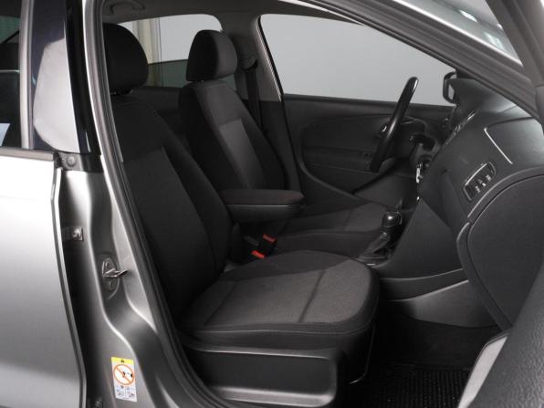 Volkswagen Polo V Рестайлинг с пробегом 2018 года, цена 1 329 000 рублей, 210156 км, седан, Автокод Объявления
