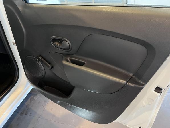 Renault Sandero II Рестайлинг с пробегом 2019 года, цена 1 070 000 рублей, 72095 км, хэтчбек, Автокод Объявления