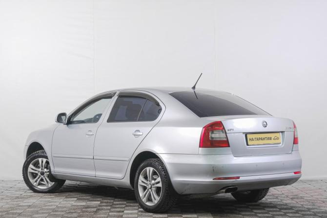 Skoda Octavia II (A5) Рестайлинг с пробегом 2011 года, цена 699 000 рублей, 301000 км, лифтбек, Автокод Объявления