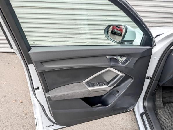 Audi Q3 II (F3) с пробегом 2023 года, цена 3 990 000 рублей, 41209 км, внедорожник, Автокод Объявления