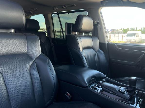 Lexus LX III Рестайлинг 2 с пробегом 2016 года, цена 5 449 000 рублей, 219620 км, внедорожник, Автокод Объявления