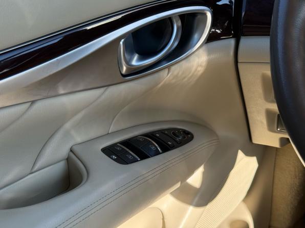 Infiniti Q70 I Рестайлинг с пробегом 2015 года, цена 1 395 000 рублей, 192769 км, седан, Автокод Объявления
