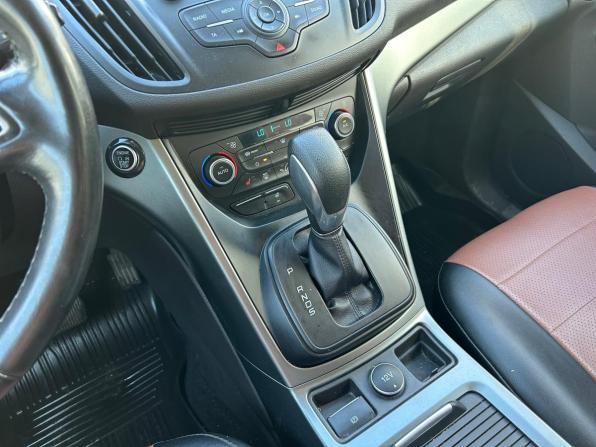 Ford Kuga II Рестайлинг с пробегом 2017 года, цена 1 079 000 рублей, 297378 км, внедорожник, Автокод Объявления