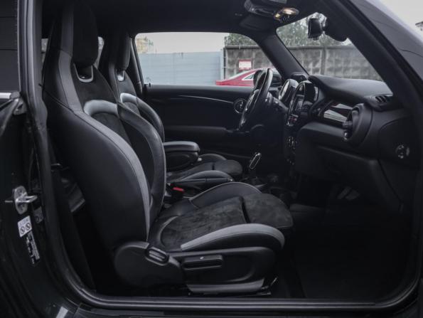 Mini Hatch III (F55/F56) Рестайлинг с пробегом 2020 года, цена 2 749 000 рублей, 127670 км, хэтчбек, Автокод Объявления