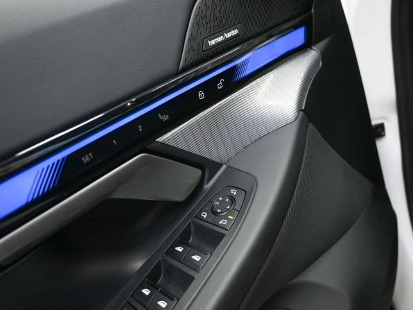 BMW 5 серии VIII (G60/G61/G68) с пробегом 2024 года, цена 7 349 900 рублей, 16911 км, седан, Автокод Объявления
