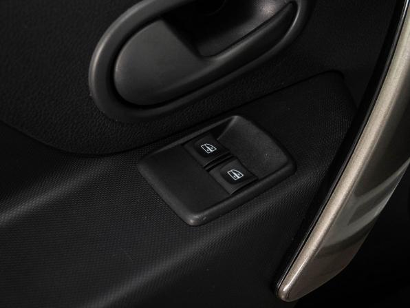 Renault Logan II Рестайлинг с пробегом 2022 года, цена 1 388 000 рублей, 37808 км, седан, Автокод Объявления