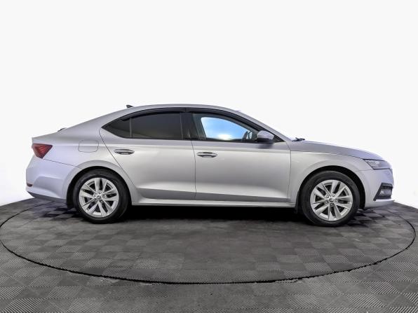 Skoda Octavia IV (A8) с пробегом 2021 года, цена 2 120 000 рублей, 145049 км, лифтбек, Автокод Объявления