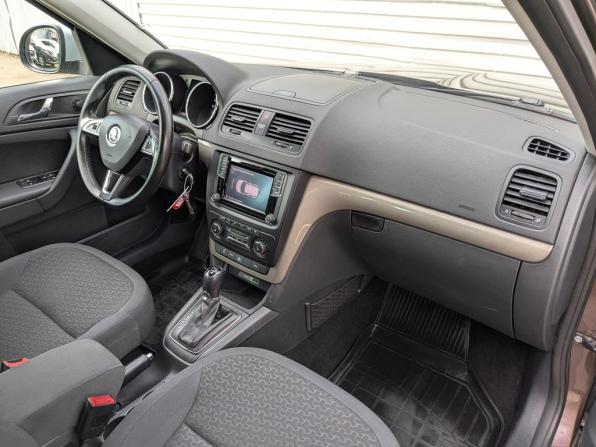 Skoda Yeti I Рестайлинг с пробегом 2015 года, цена 1 390 000 рублей, 177670 км, внедорожник, Автокод Объявления