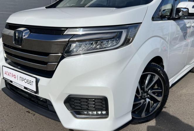 Honda Stepwgn V Рестайлинг с пробегом 2019 года, цена 2 620 000 рублей, 49845 км, минивэн, Автокод Объявления