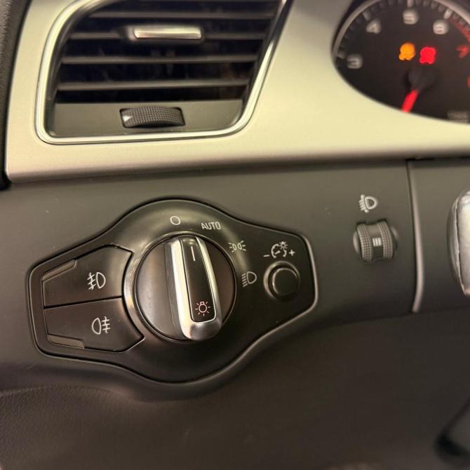Audi A4 IV (B8) Нижнекамск  - изображение 24
