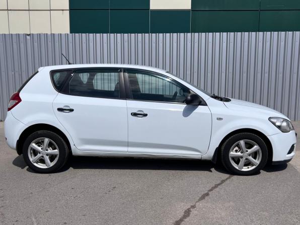 Kia Ceed I Рестайлинг с пробегом 2012 года, цена 470 000 рублей, 379466 км, хэтчбек, Автокод Объявления