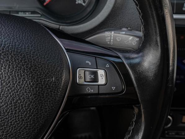 Volkswagen Polo V Рестайлинг с пробегом 2017 года, цена 1 190 000 рублей, 156696 км, седан, Автокод Объявления