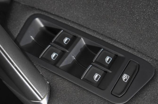 Volkswagen Golf VII с пробегом 2014 года, цена 1 299 000 рублей, 112000 км, универсал, Автокод Объявления