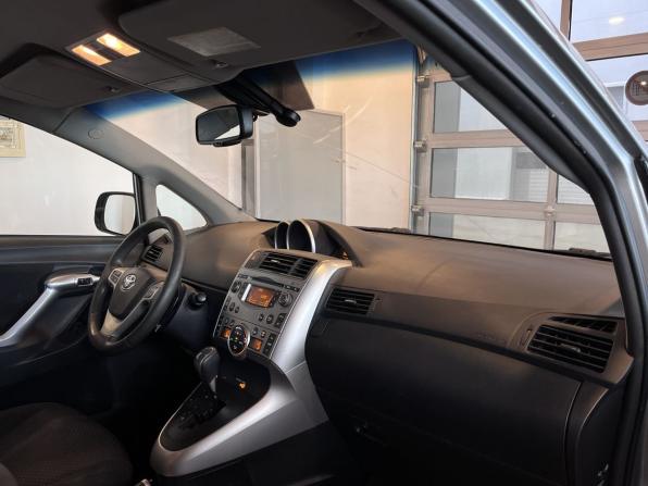 Toyota Verso I с пробегом 2010 года, цена 1 160 000 рублей, 172381 км, компактвэн, Автокод Объявления
