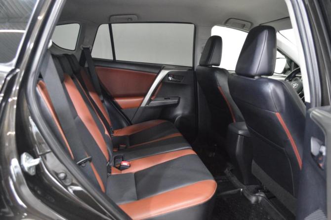 Toyota RAV4 IV (XA40) Рестайлинг с пробегом 2015 года, цена 2 475 000 рублей, 103000 км, внедорожник, Автокод Объявления
