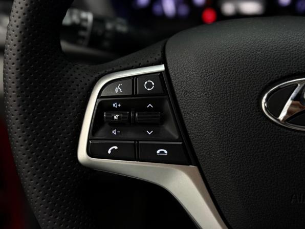 Hyundai Solaris II Рестайлинг с пробегом 2021 года, цена 1 590 000 рублей, 114000 км, седан, Автокод Объявления