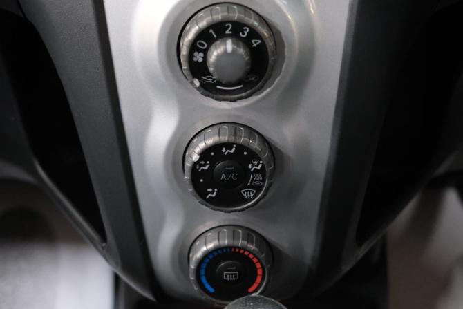 Toyota Vitz II (XP90) с пробегом 2005 года, цена 589 000 рублей, 253000 км, хэтчбек, Автокод Объявления