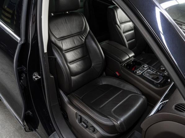 Volkswagen Touareg II Рестайлинг с пробегом 2015 года, цена 3 490 000 рублей, 134221 км, внедорожник, Автокод Объявления