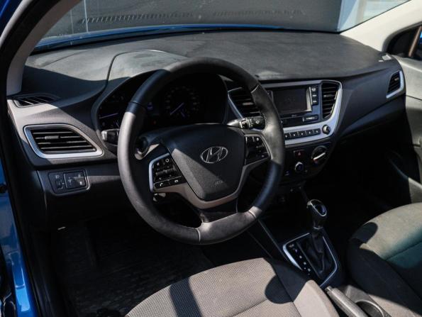 Hyundai Solaris II с пробегом 2017 года, цена 950 000 рублей, 218713 км, седан, Автокод Объявления