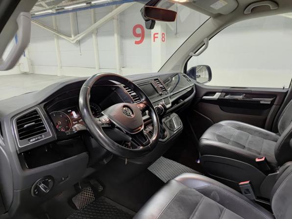 Volkswagen Multivan T6 с пробегом 2016 года, цена 4 450 000 рублей, 181712 км, минивэн, Автокод Объявления