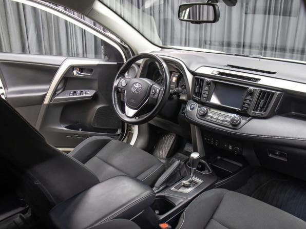 Toyota RAV4 IV (XA40) Рестайлинг с пробегом 2018 года, цена 2 149 000 рублей, 209573 км, внедорожник, Автокод Объявления