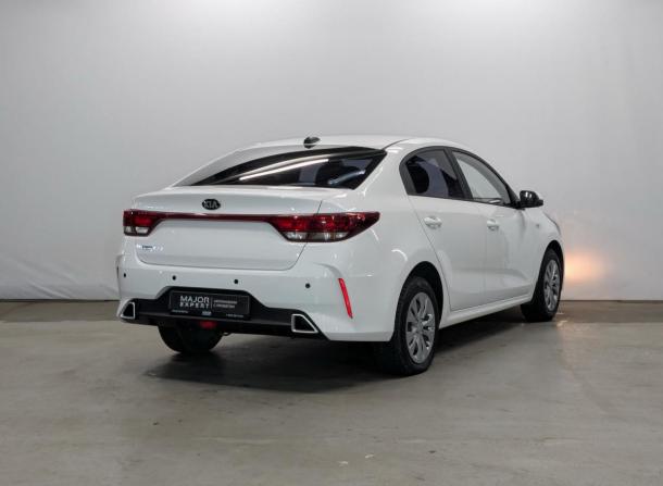 Kia Rio IV Рестайлинг с пробегом 2021 года, цена 1 725 000 рублей, 26347 км, седан, Автокод Объявления