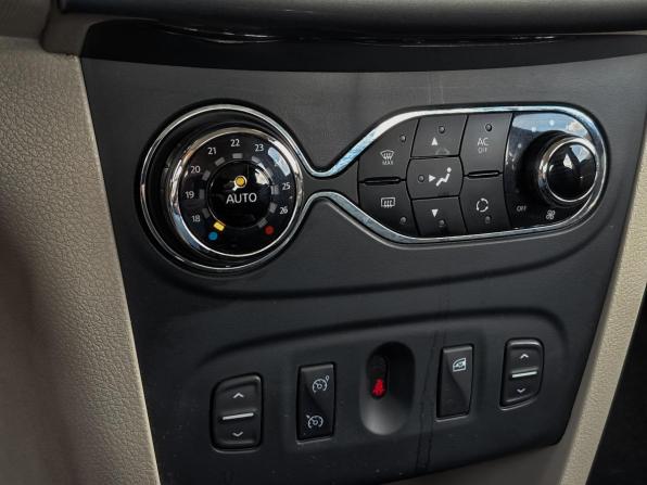 Renault Logan II с пробегом 2014 года, цена 599 000 рублей, 164813 км, седан, Автокод Объявления