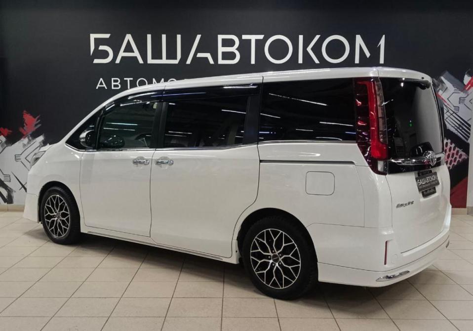 Toyota Esquire I Уфа  - изображение 6