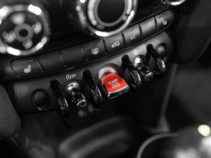 Mini Hatch III (F55/F56) Москва  - изображение 19