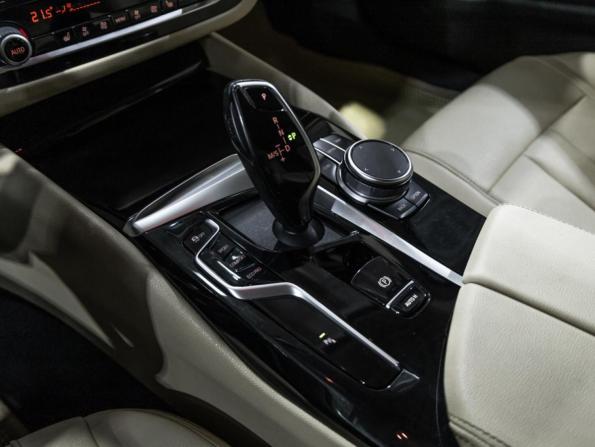 BMW 5 серии VII (G30/G31/G38) Рестайлинг с пробегом 2021 года, цена 3 267 000 рублей, 117000 км, седан, Автокод Объявления