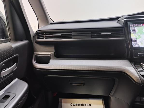 Honda Stepwgn V Рестайлинг с пробегом 2019 года, цена 2 250 000 рублей, 66403 км, минивэн, Автокод Объявления