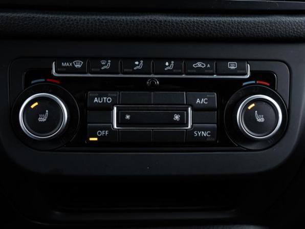 Volkswagen Tiguan I Рестайлинг с пробегом 2012 года, цена 1 245 800 рублей, 129500 км, внедорожник, Автокод Объявления