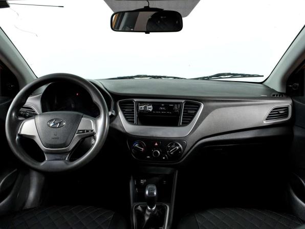 Hyundai Solaris II с пробегом 2017 года, цена 798 000 рублей, 153274 км, седан, Автокод Объявления