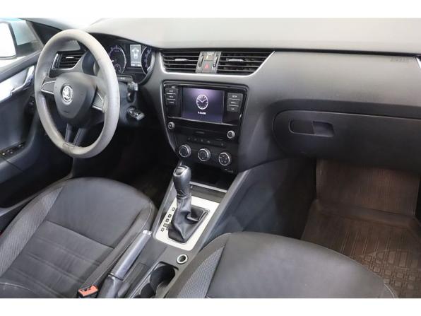 Skoda Octavia III (A7) Рестайлинг с пробегом 2018 года, цена 1 219 600 рублей, 217600 км, лифтбек, Автокод Объявления