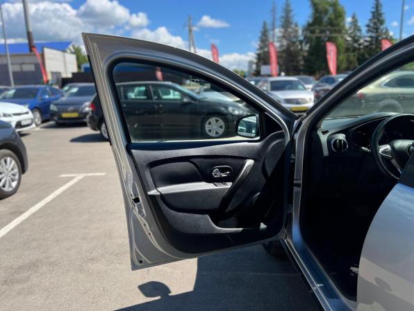 Renault Logan II Рестайлинг с пробегом 2019 года, цена 1 050 000 рублей, 115281 км, седан, Автокод Объявления