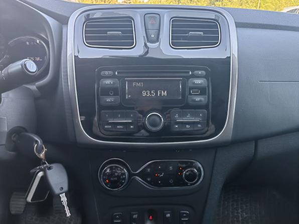 Renault Logan II с пробегом 2014 года, цена 895 000 рублей, 97650 км, седан, Автокод Объявления