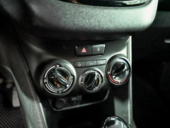 Peugeot 208 I с пробегом 2013 года, цена 700 000 рублей, 77641 км, хэтчбек, Автокод Объявления