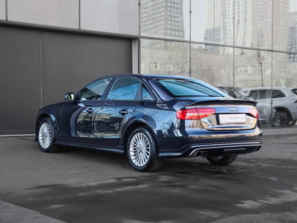 Audi A4 IV (B8) Рестайлинг с пробегом 2013 года, цена 1 670 000 рублей, 195000 км, седан, Автокод Объявления