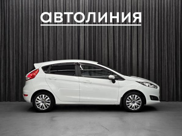 Ford Fiesta Mk6 Рестайлинг с пробегом 2018 года, цена 855 000 рублей, 73274 км, хэтчбек, Автокод Объявления