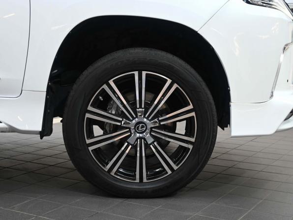 Lexus LX III Рестайлинг 2 с пробегом 2017 года, цена 6 999 900 рублей, 149005 км, внедорожник, Автокод Объявления