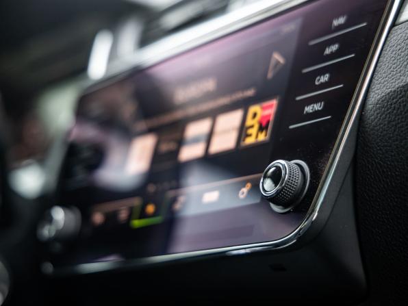 Skoda Superb III Рестайлинг с пробегом 2021 года, цена 2 698 000 рублей, 73979 км, лифтбек, Автокод Объявления