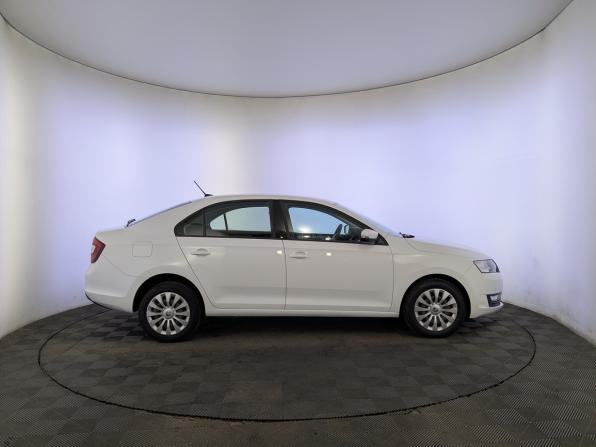 Skoda Rapid I Рестайлинг с пробегом 2019 года, цена 1 399 000 рублей, 67806 км, лифтбек, Автокод Объявления
