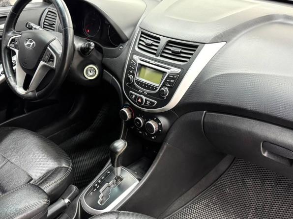 Hyundai Solaris I с пробегом 2012 года, цена 899 900 рублей, 174800 км, седан, Автокод Объявления