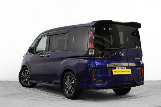 Honda Stepwgn V с пробегом 2015 года, цена 1 749 000 рублей, 162000 км, минивэн, Автокод Объявления