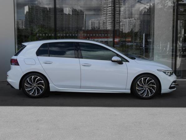 Volkswagen Golf VIII с пробегом 2022 года, цена 2 498 000 рублей, 76869 км, хэтчбек, Автокод Объявления