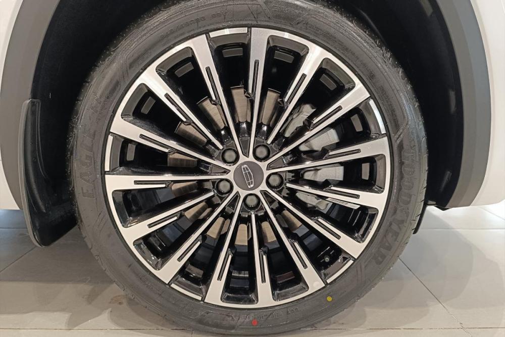 Geely Monjaro I Москва  - изображение 4