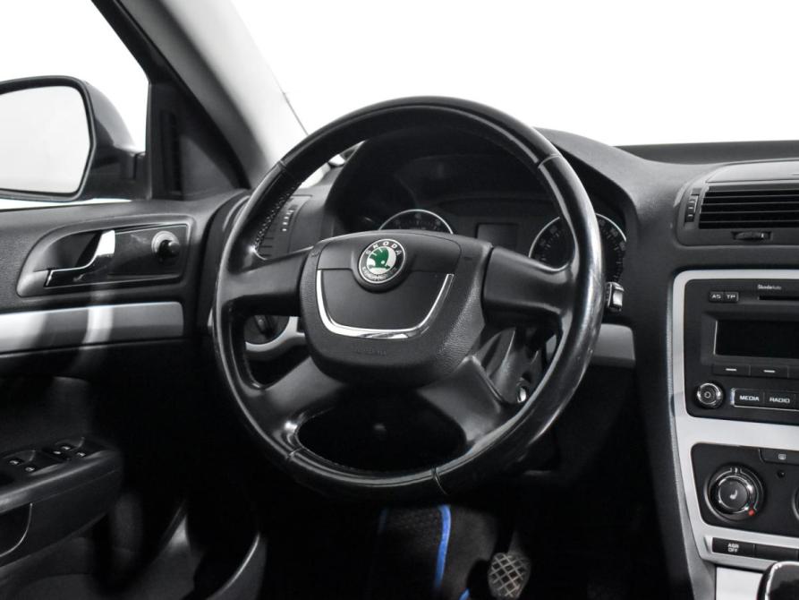 Skoda Octavia II (A5) Рестайлинг Санкт-Петербург  - изображение 16