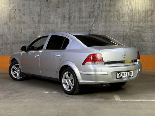Opel Astra H Рестайлинг с пробегом 2012 года, цена 649 000 рублей, 175170 км, седан, Автокод Объявления